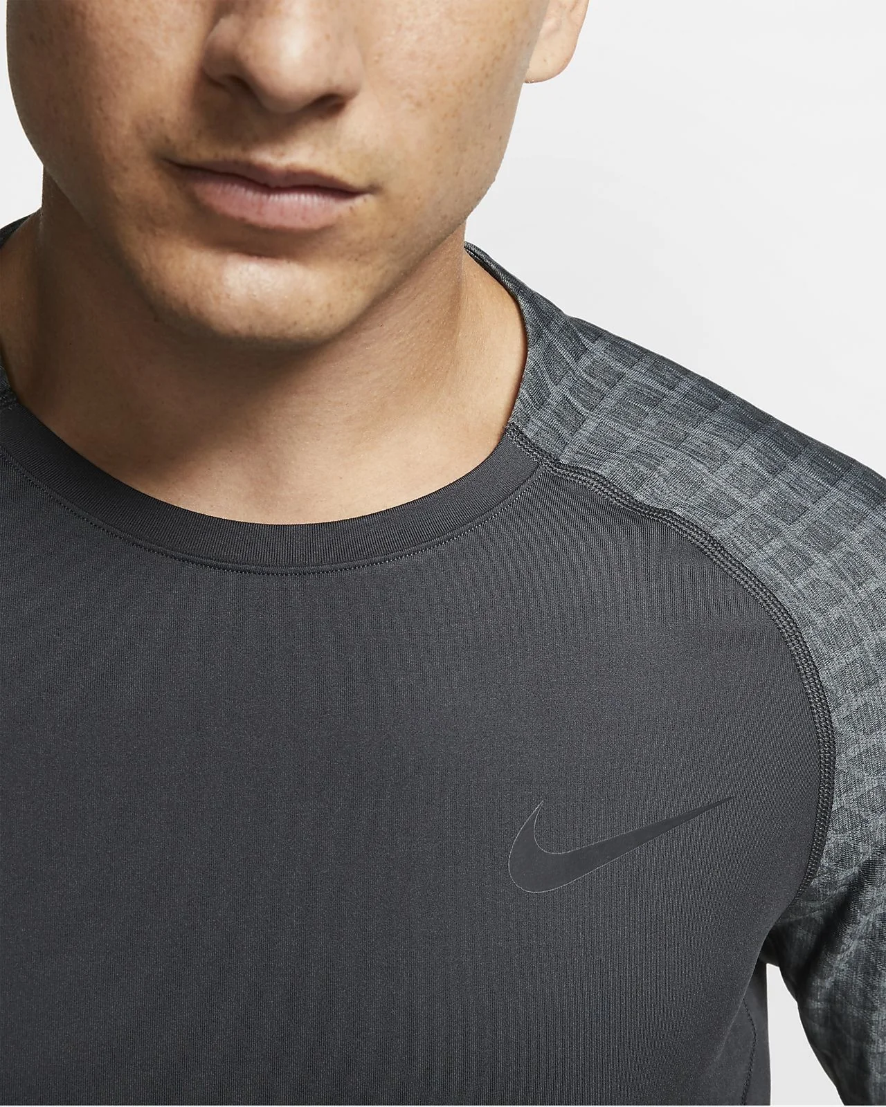 NIKE PRO TOP LONG SLEEVE UTILITY THERMA - Image 3