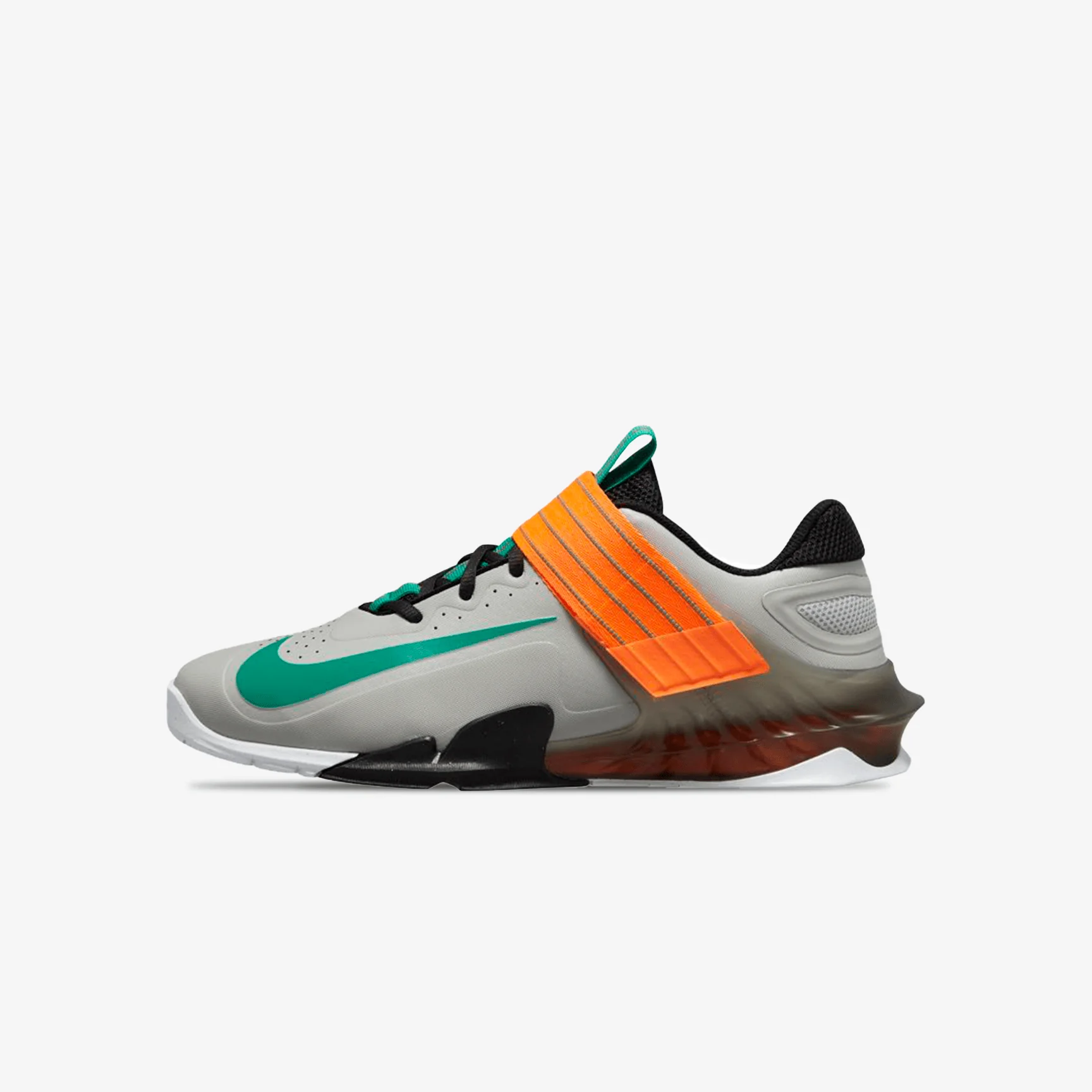 NIKE SAVALEOS