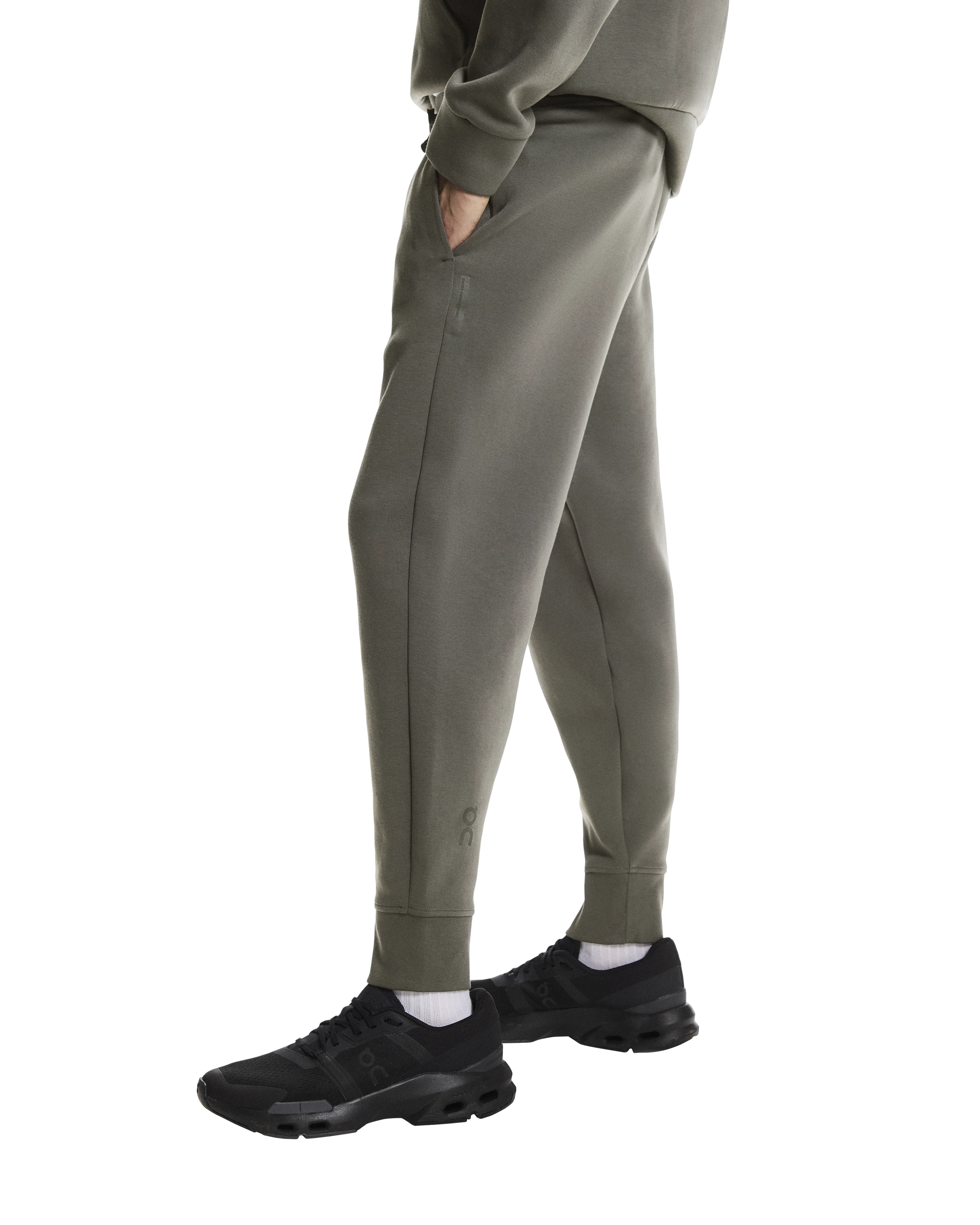 ON Focus Tech Sweatpants - Image 6