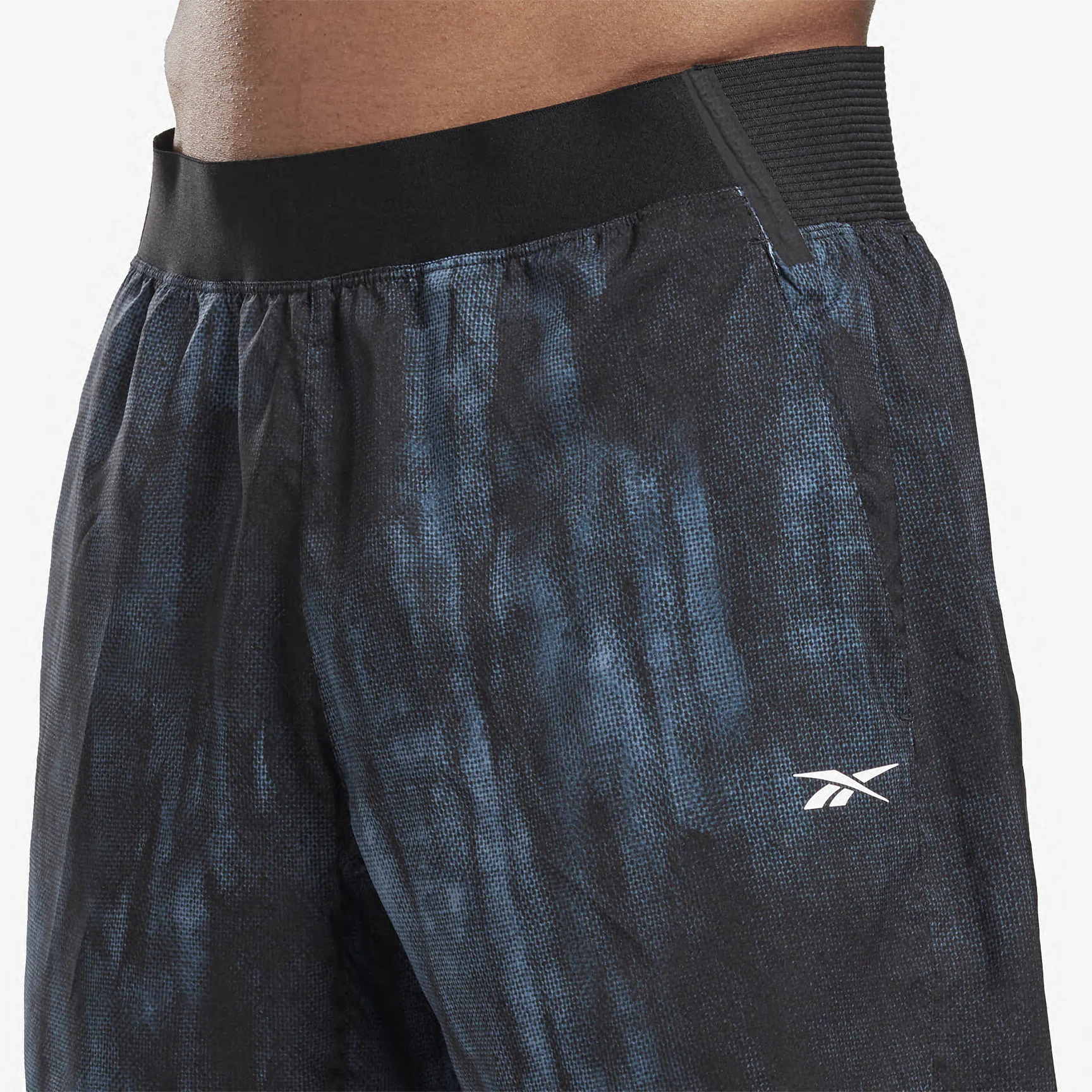 REEBOK EPIC LIGHTWEIGHT PRINTED TRAINING SHORTS - Image 3