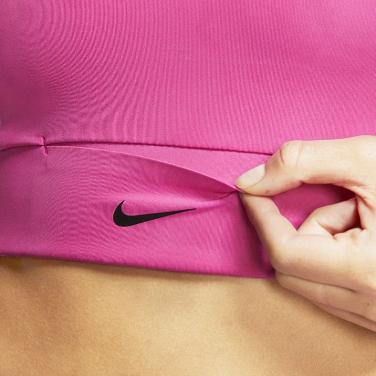 TOP NIKE SWOOSH POCKET - MEDIUM IMPACT - Image 3