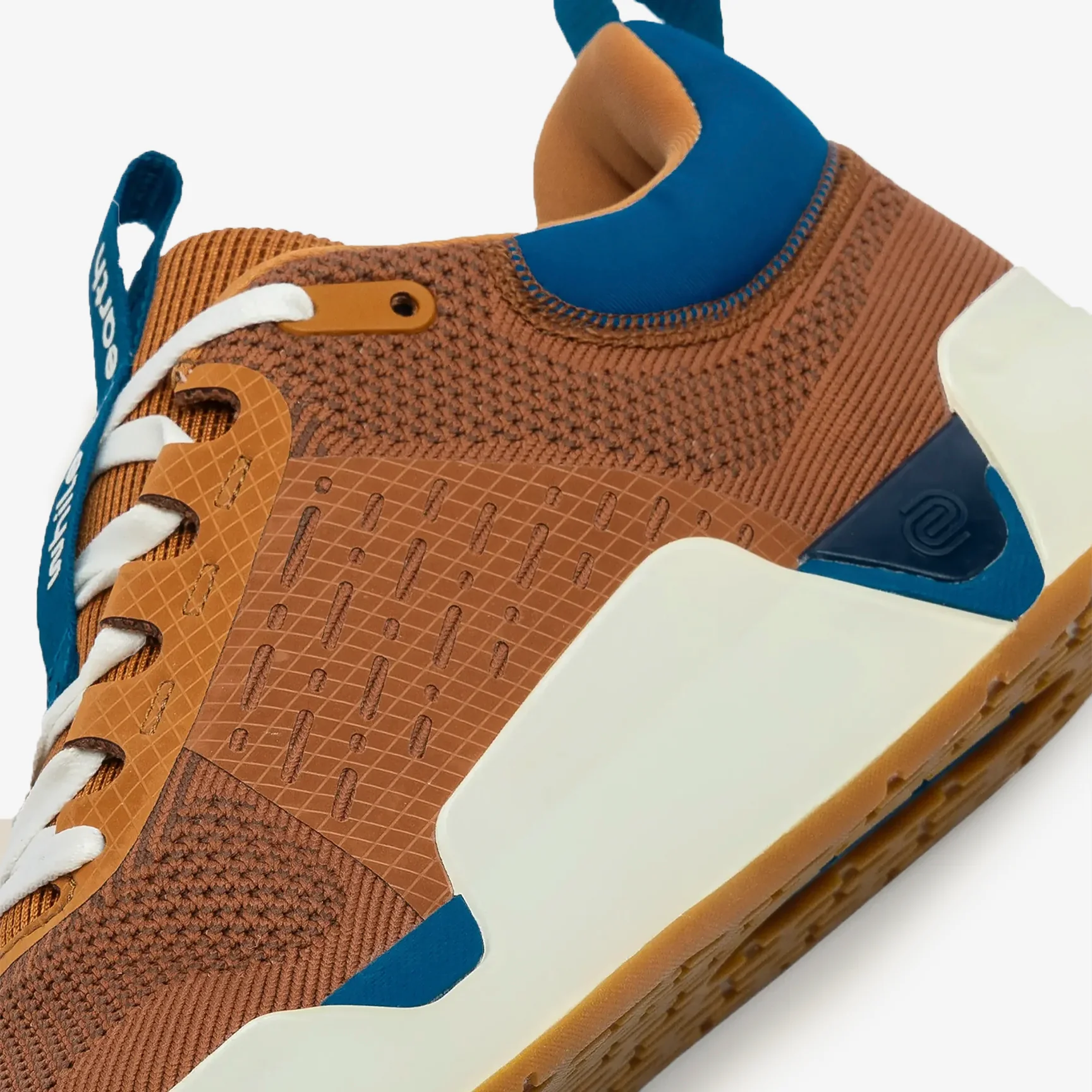 WHILE ON EARTH MOVE TRAINER - Image 6
